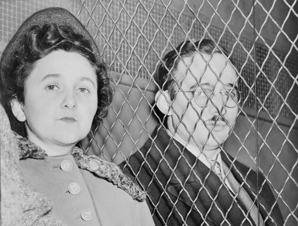 Soğuk savaşın şifreleri: Rosenberg çifti ''casusluktan'' mahkemeye çıkarılarak idam edildi.