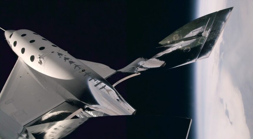 Virgin Galactic gemisi ilk kez uzaya ulaştı