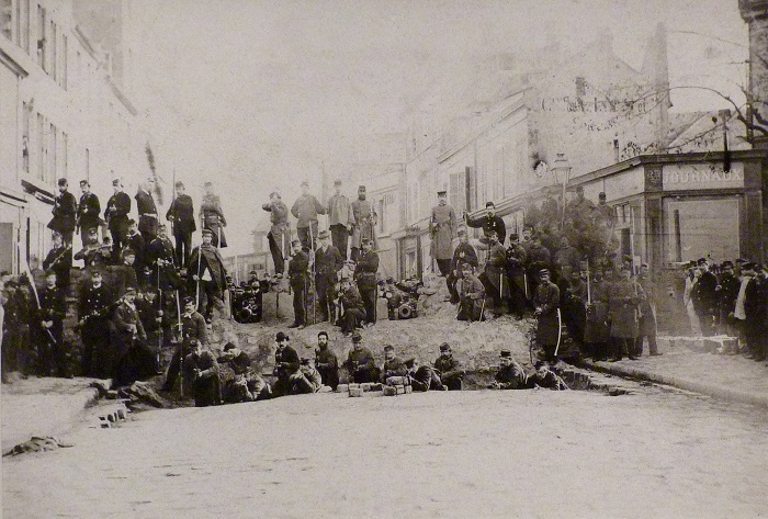 Paris'te kurulan 1848 yılındaki barikatların ardından 4 günde 1500'e yakın isyancı öldürüldü