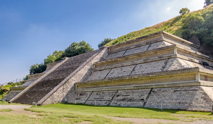 Büyük Cholula Piramidi