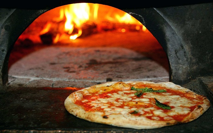 Napoli'deki en lezzetli yemekler / Pizza & Calzone