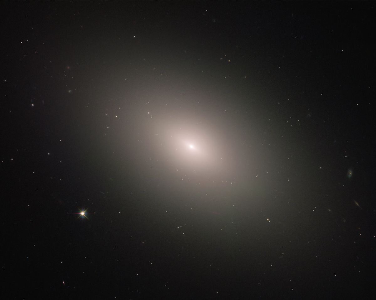 eliptik galaksi messier 591