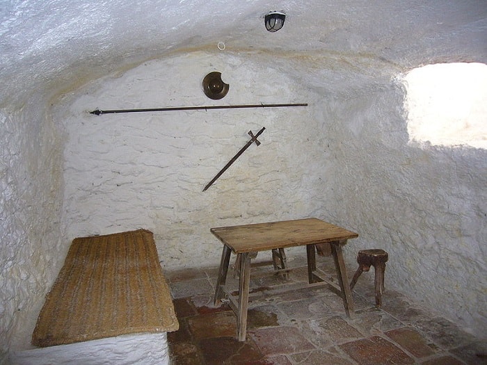 Cervantes gezici aktörler ve avlu tiyatroları için yazdı. Cervantes'in hapis yattığı odanın görüntüsünü paylaşıyoruz