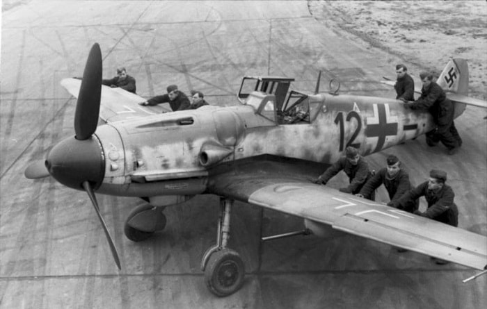 Nazilerin Messerschmitt uçakları bombardıman uçaklarını korumakla görevliydi