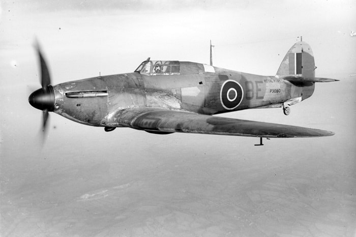 Spitfire efsanelere girdi ama Almanların üzerine en çok sağlam yapılı Hawker Hurricane uçakları gönderilmiştir / Britanya Savaşı
