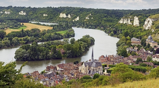 Les Andelys Fransa yakınlarındaki Seine Nehri