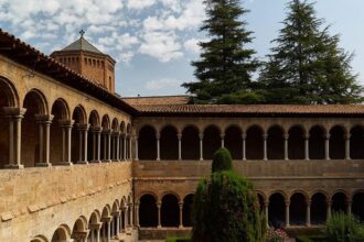 Santa Maria de Ripoll Manastırı