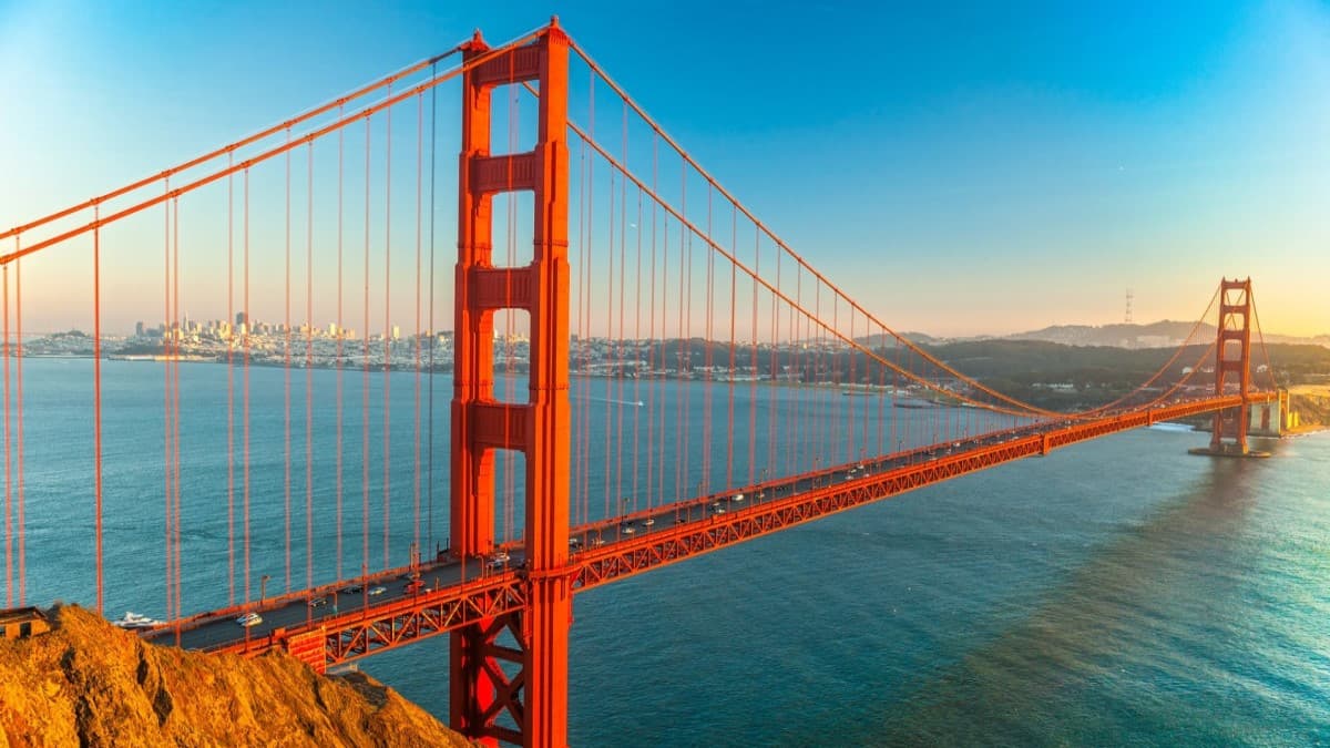 modern dünyanın yedi harikası arasında olan golden state köprüsü