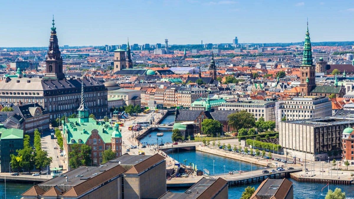 Danimarka: Tarihi, dini, dili, eğitimi, ekonomisi ve yönetimi