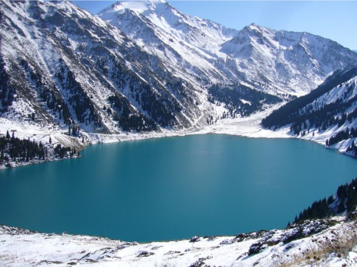 büyük almatı gölü kazakistan
