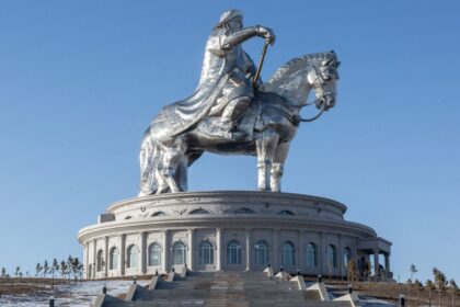 Moğolistan: Tarihi, hayvan ve bitki hayatı, ekonomisi, dini ve dili