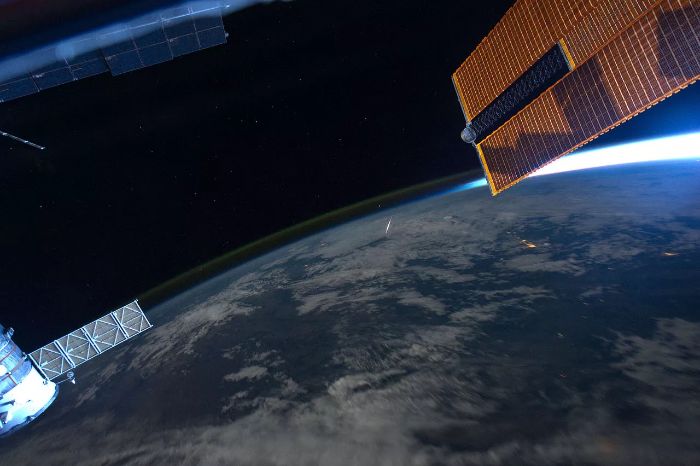 Dünya yörüngesine girerek yanan meteor Uluslararası Uzay İstasyonu'ndan görülüyor