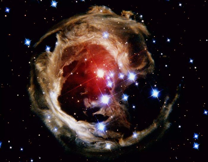 en büyük yıldız arasında V838 Monocerotis.
