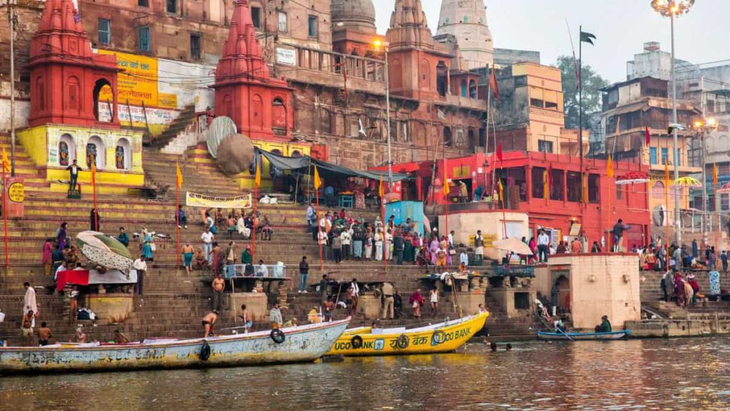 Hindistan'ın kutsal Varanasi nehri aynı zamanda dünyanın en hastalıklı suyu ancak halk birçok mikroba bağışıklık kazanmış