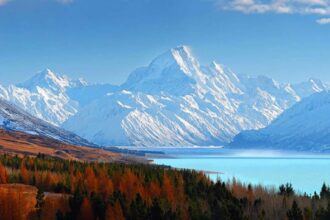 yeni zelanda pukaki gölü ve cook dağı