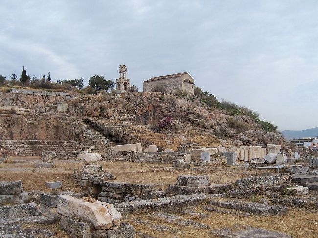 Yunan şehri Elefsis'teki Demeter tapınağı ve Demeter Gizemleri'nin merkezi olan Telesterion salonu ve sığınağı.