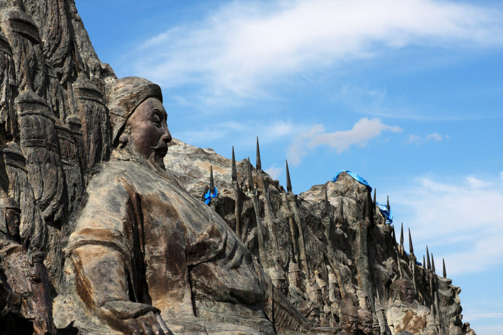 Kubilay Han'ın Yuan Hanedanı'nın Hanbalık'tan önceki başkenti olan ve daha sonra hanedanın yazlık başkenti haline gelen Shangdu'daki heykeli.