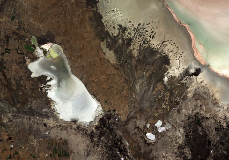 Tuz gölü'nün uzaydan görünümü.
