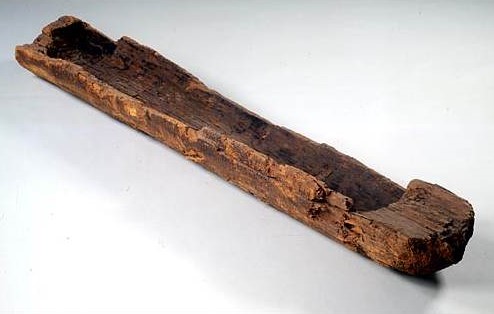 Karbon yaş tayini yöntemi ile yaklaşık MÖ 8000'e ait olduğu saptanan dünyanın en eski botu, 3 metrelik Pesse kanosu.