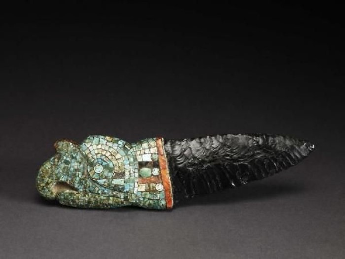 Azteklerden kalma obsidyen tören bıçağı