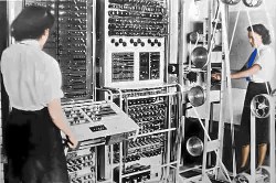 2. Dünya Savaşı sırasında Bletchley Park'ta Alman mesajlarını çözen bir Colossus bilgisayarı.