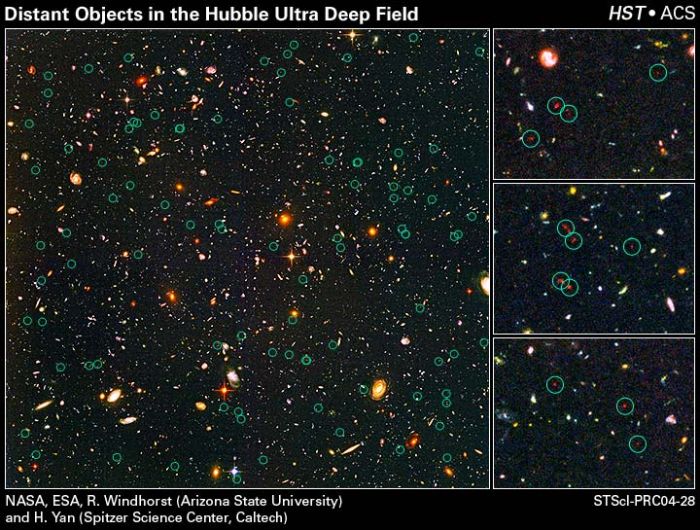 Bu görüntüde ilkel cüce galaksi adayları yeşille daire içine alınmıştır. Sağdaki üç bölümde, Hubble'ın mevcut görüntüleme yeteneklerinin sınırında olan birkaç cüce nesne var. Burası, güney takımyıldızı Fornax yönünde bulunan küçük bir bölge. En sönük nesnelerin parlaklığı, çıplak gözle görülebilen yıldızların parlaklığından dört milyarda birinden azdır. 