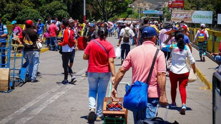 venezuela ekonomisi nasıl çöktü