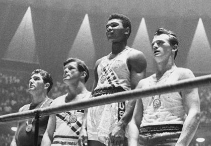 Cassius adıyla 1960 Yaz Olimpiyatları'nda altın madalya kazandı.