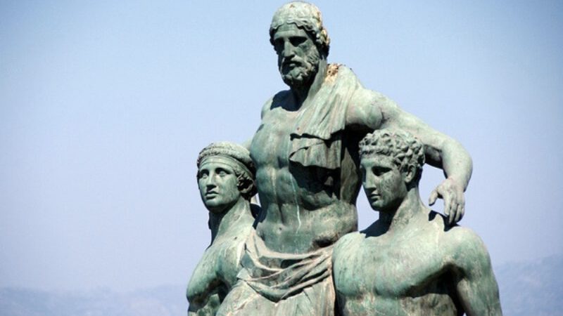 Oğullarının omzunda taşınan Rodoslu Diagoras.