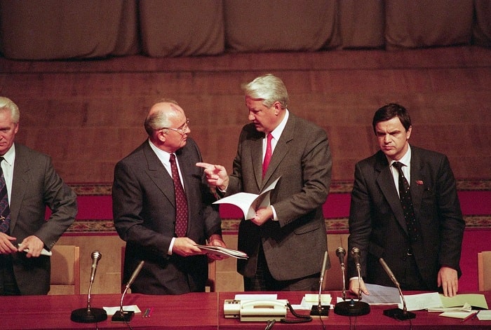 Mihail Gorbaçov ve Boris Yeltsin.
