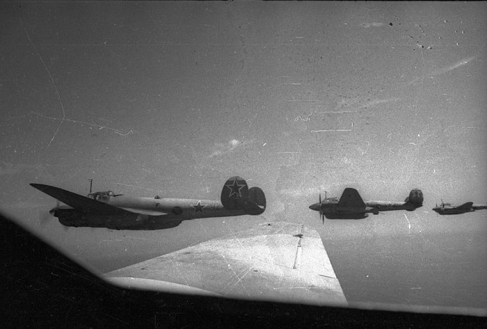 Pe-2 bombardıman uçakları.

