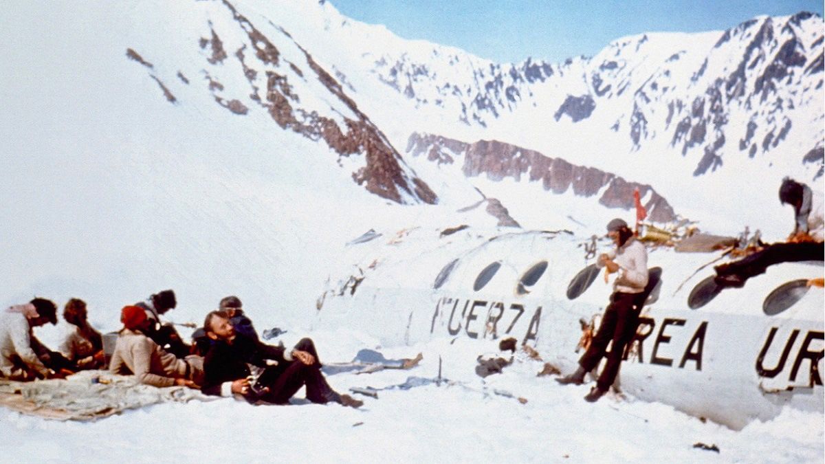 1972 Uruguay uçak kazası And Dağları mucizesi