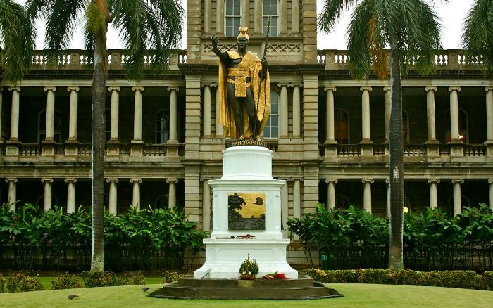 Hawaii kenti Honolulu'da I. Kamehameha heykeli.