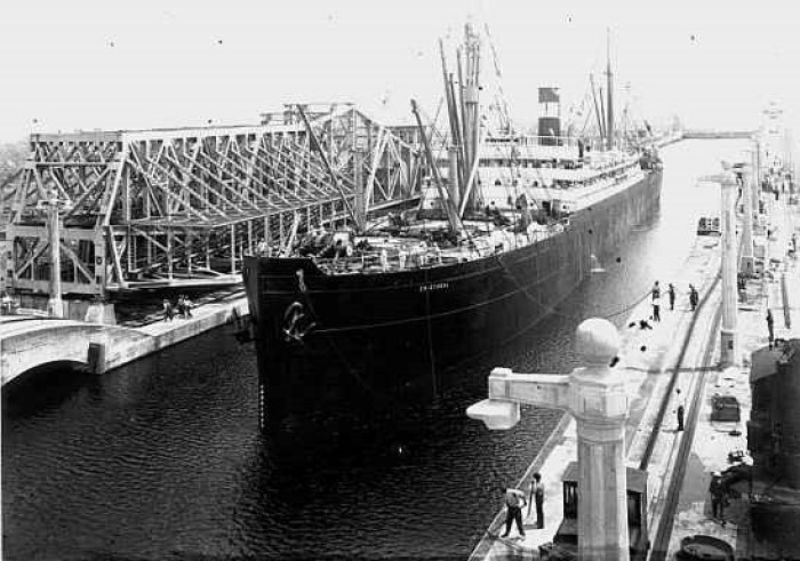SS Cristobal 3 Ağustos'ta ilk gayri resmi Panama Kanalı geçişini yaparak bir miktar çimento taşımıştı.