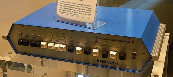 Kenbak-1 kişisel bilgisayarı.