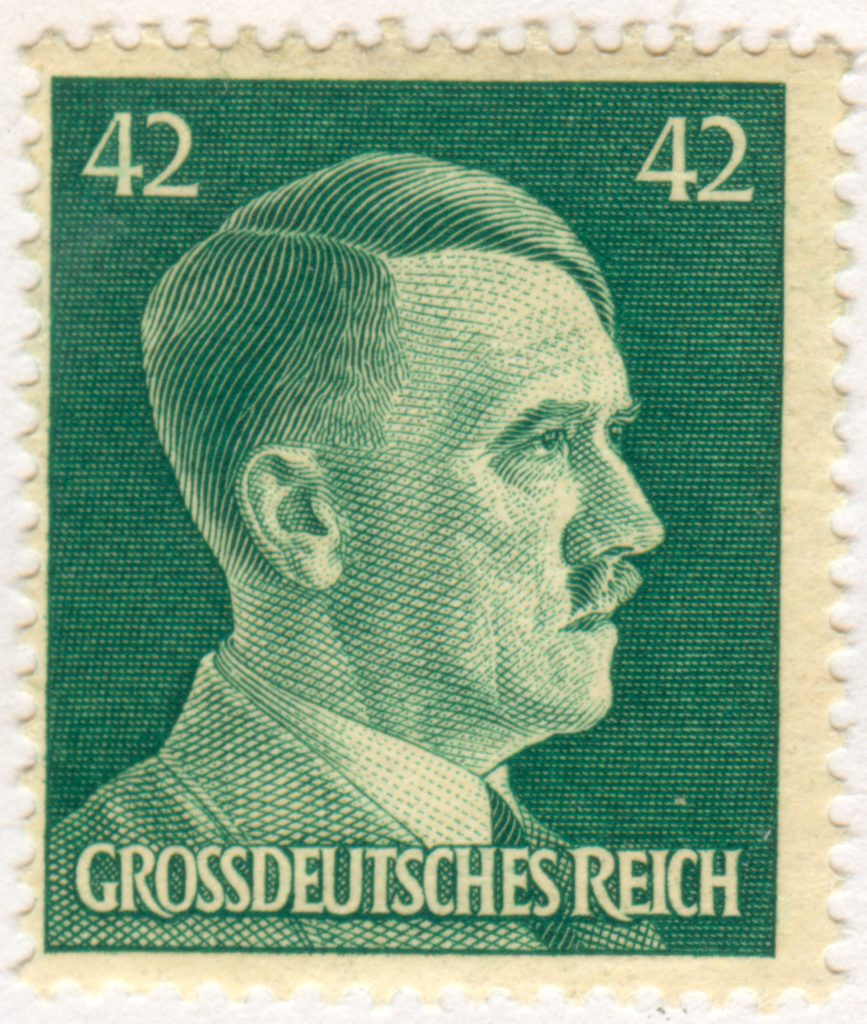 Hitler, 1944 yılına ait bir 42 pfennig pulu üzerinde resmedildi. Grossdeutsches Reich (Büyük Alman İmparatorluğu) terimi ilk kez 1943'te kendi egemenliği altındaki genişletilmiş Almanya için kullanıldı