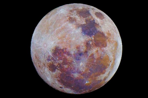 Ay'ın gerçek rengi nedir Aslında renkli mi