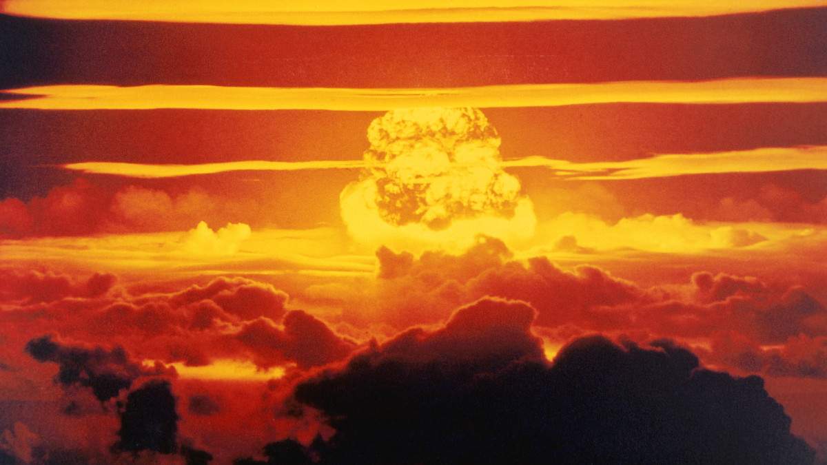 Bikini Adası'nda yapılan nükleer bomba testleri