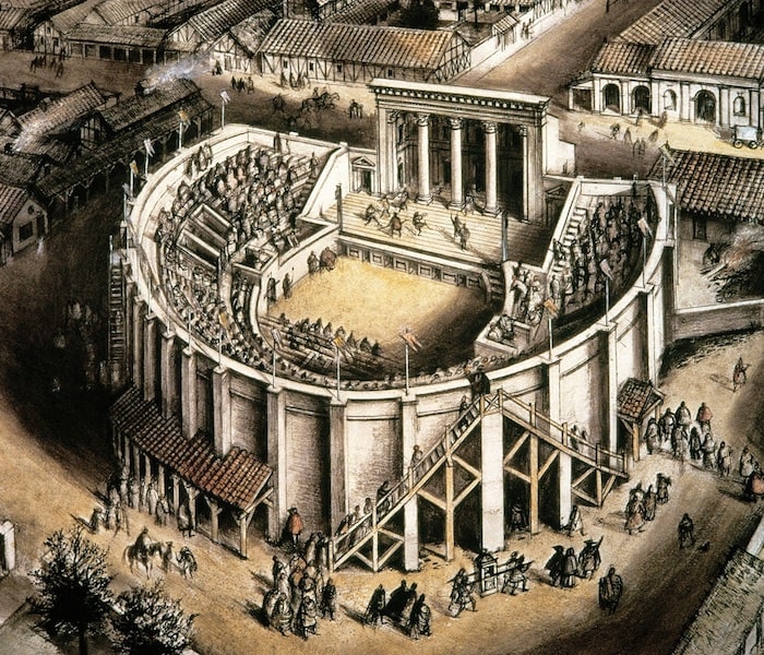 Verulamium'daki ikinci yüzyıl tiyatrosunun yeniden inşası. Boudica'nın yok edici saldırısından sonra şehir yeniden inşa ediliyor.
