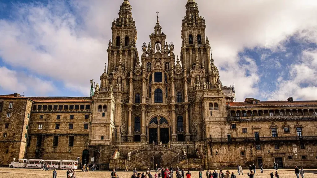 Santiago de Compostela Katedrali / Reconquista: Hristiyanların İspanya'yı Müslümanlardan geri alması