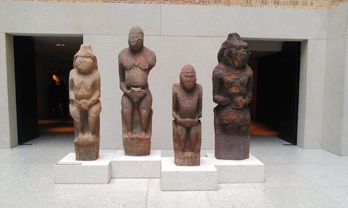 Ukrayna'da keşfedilen "Baba" Kuman heykelleri Berlin'deki Neues Müzesi'nde.