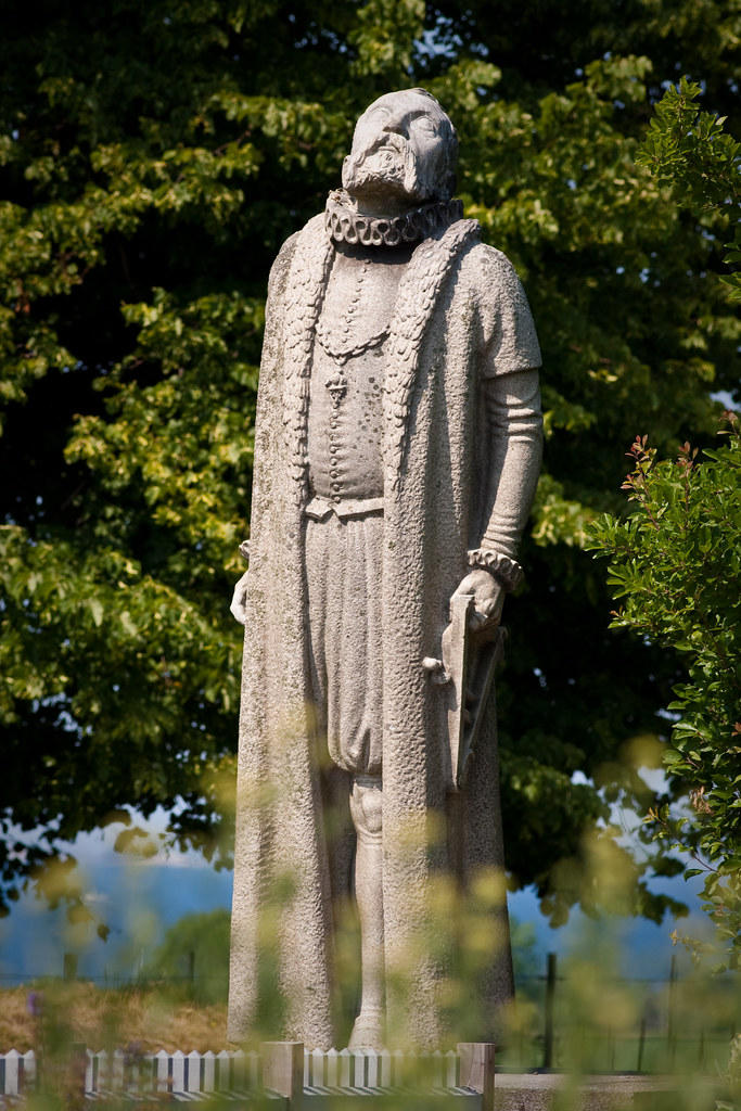 Tycho Brahe'nin Uraniborg'daki Ven adasındaki heykeli, İsveç
