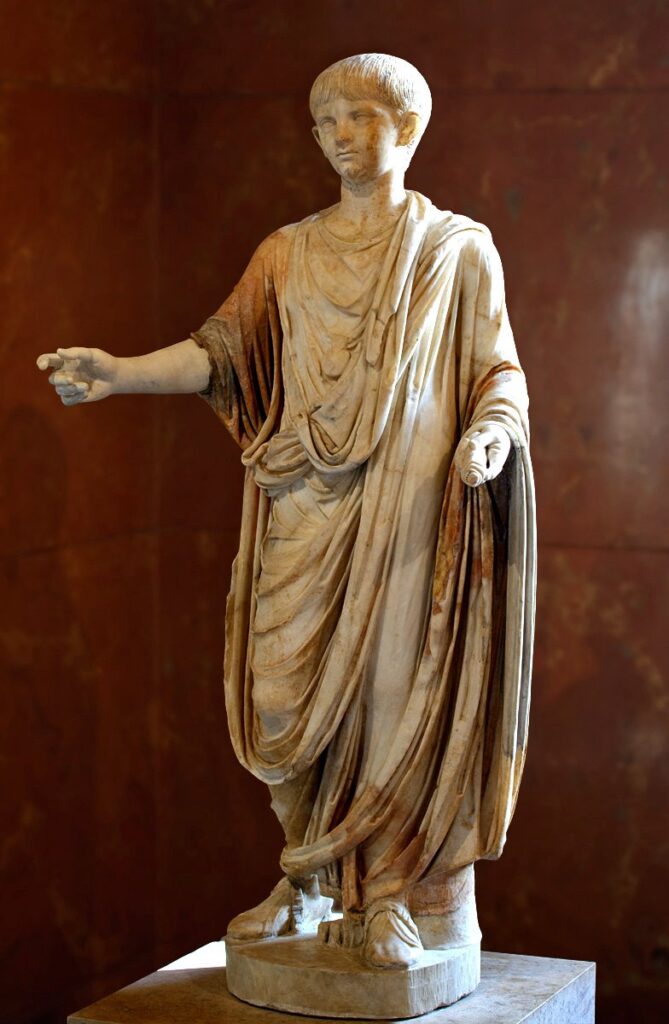 Genç Neron'un mermer heykeli