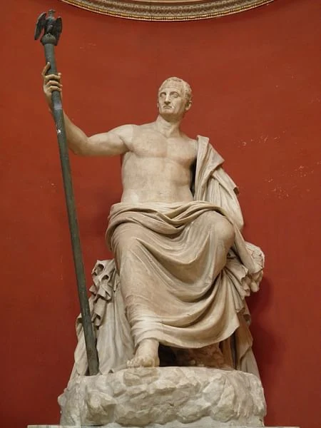 Bartolomeo Cavaceppi tarafından İmparator Galba'nın portresi olarak büyük ölçüde restore edilmiş bir imparator heykeli. (Sala Rotonda Museo Pio-Clementino, Vatikan Müzeleri)