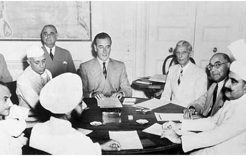 Lord Mountbatten Hindistan'ın bölünmesini planlamak üzere Nehru, Cinnah ve Diğer liderlerle görüştü.