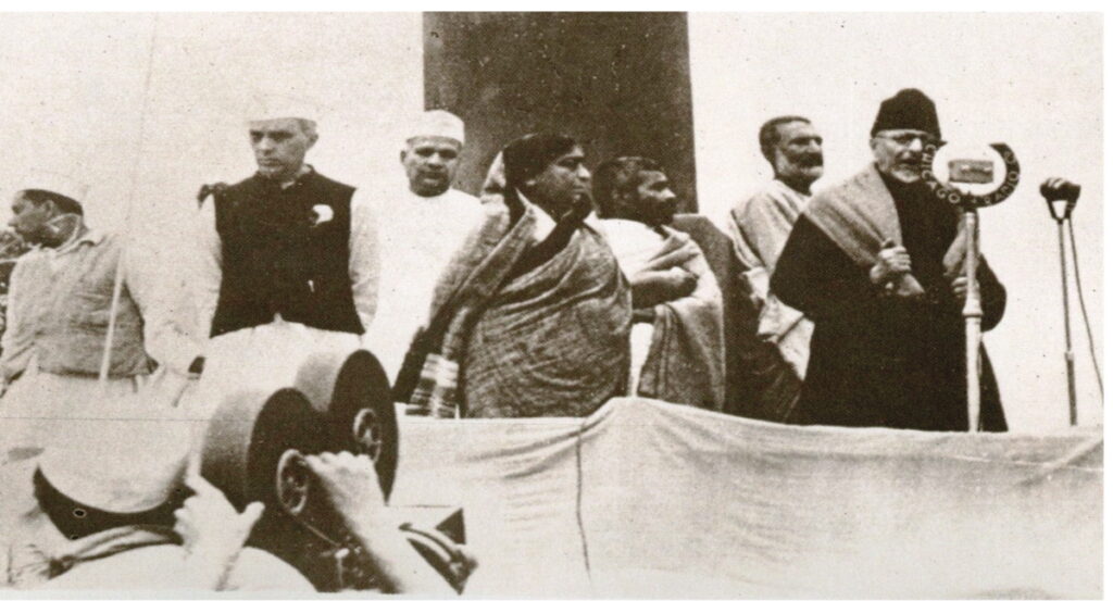 Jawaharlal Nehru, Sarojini Naidu, Khan Abdul Ghaffar Khan ve Maulana Azad, Azad'ın ikinci kez başkan seçildiği Kongre'nin 1940 Ramgarh oturumunda.