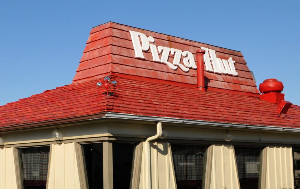 Pizza Hut ülkeye adım atan ilk global markalardandı.