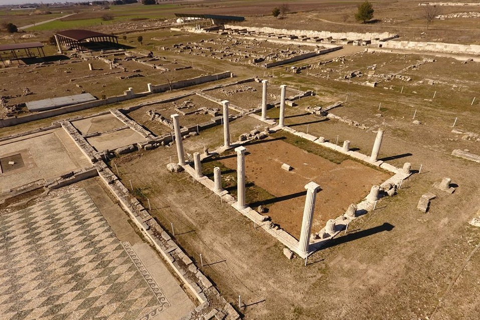 Makedon Krallığı'nın başkenti Pella'daki Kraliyet Sarayı kalıntıları