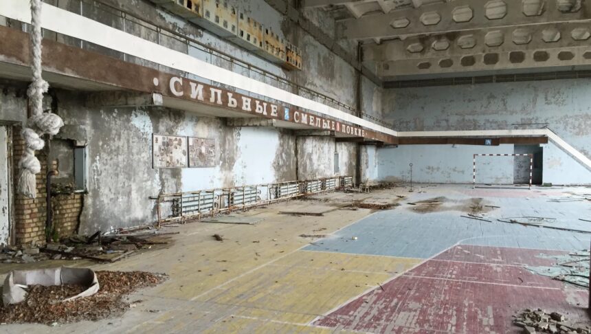 Pripyat bölgesinde terk edilmiş bir spor salonu.