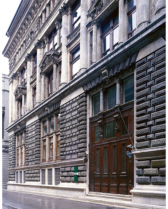 Bankalar Caddesi 11, bankanın 1892'den 1999'a kadar Konstantinopolis'teki, daha sonra İstanbul'daki genel merkezi
